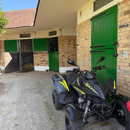 בית הארחה Dans Ecurie Avilly-Saint-Leonard