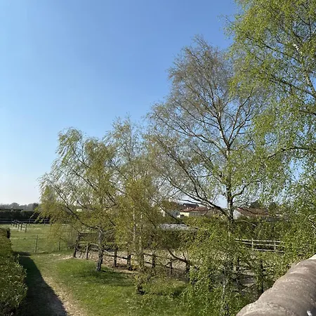 בית הארחה Dans Ecurie 3*